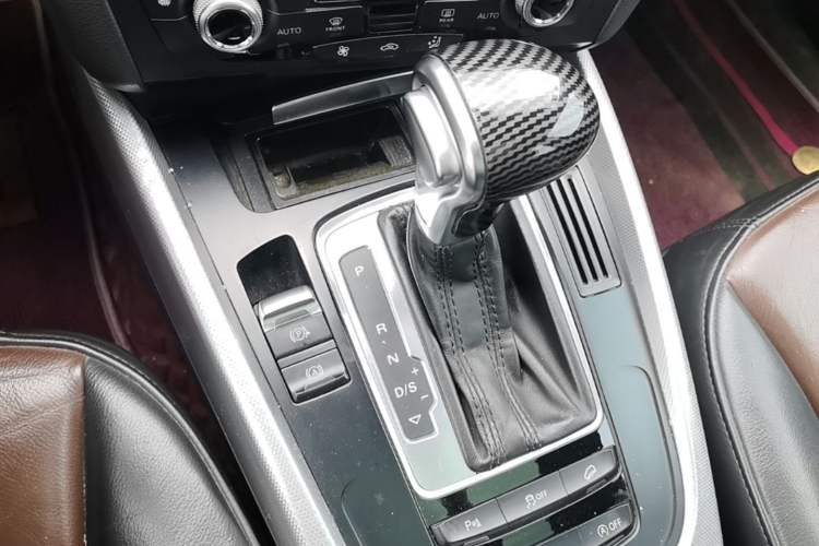 Used Audi Q5 2016 40 TFSI Technology Edition Gear Lever