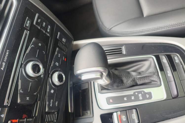 Used Audi Q5 2016 40 TFSI Trendy Edition Gear Lever