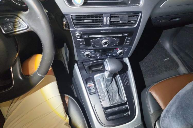 Used Audi Q5 2016 40 TFSI Technology Edition Gear Lever