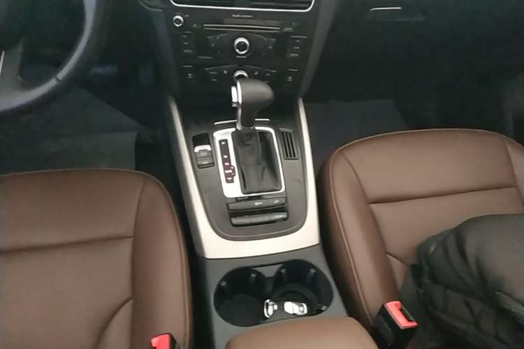 Used Audi Q5 2016 40 TFSI Trendy Edition Gear Lever