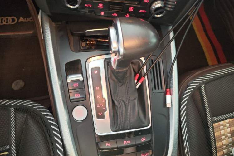 Used Audi Q5 2016 40 TFSI Technology Edition Gear Lever