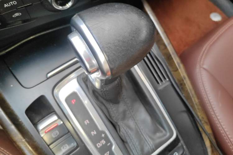 Used Audi Q5 2016 40 TFSI Trendy Edition Gear Lever