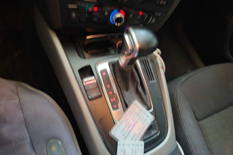 Used Audi Q5 2016 40 TFSI Technology Edition Gear Lever