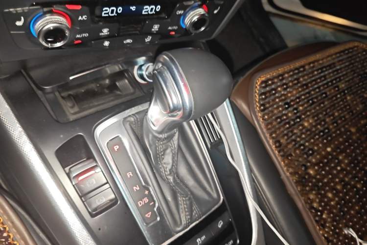 Used Audi Q5 2016 40 TFSI Technology Edition Gear Lever