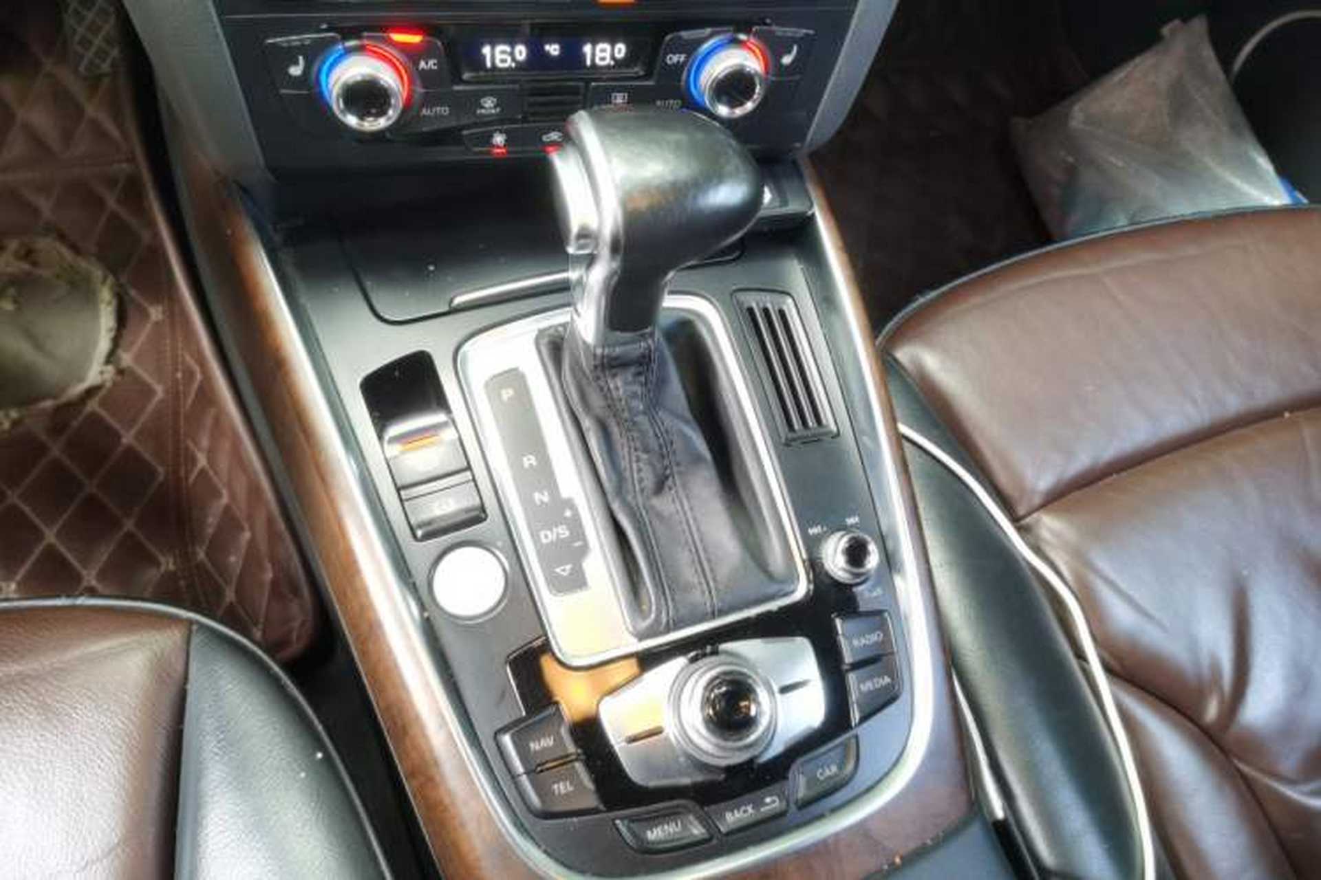 Used Audi Q5 2016 40 TFSI Comfort Model Gear Lever