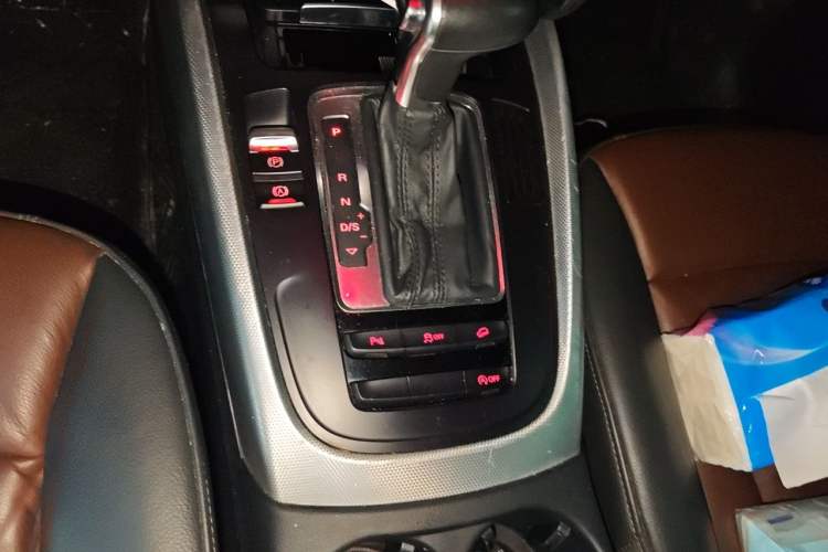 Used Audi Q5 2016 40 TFSI Technology Edition Gear Lever