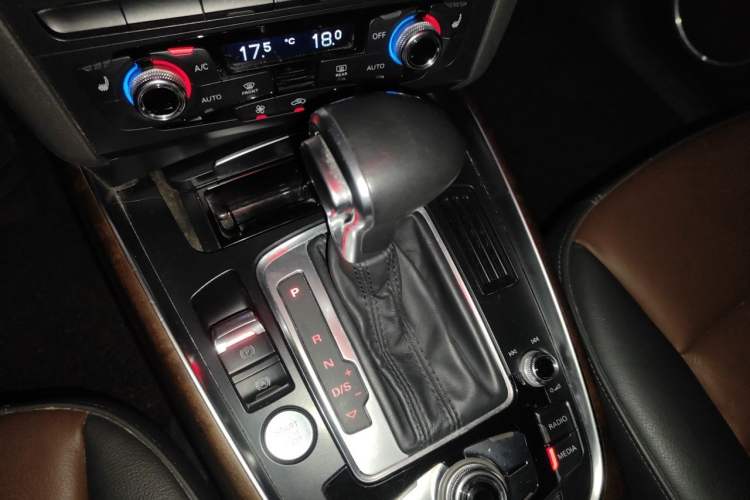 Used Audi Q5 2016 40 TFSI Comfort Model Gear Lever