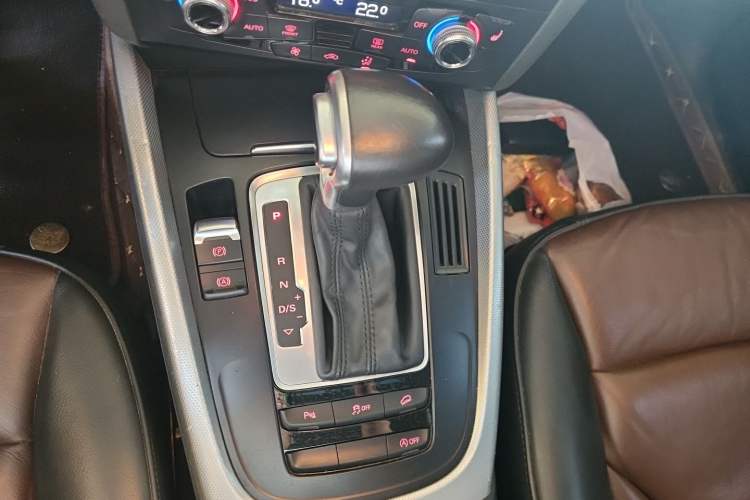 Used Audi Q5 2016 40 TFSI Technology Edition Gear Lever