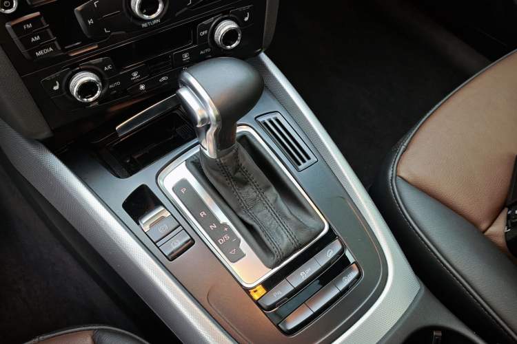 Used Audi Q5 2016 40 TFSI Technology Edition Gear Lever