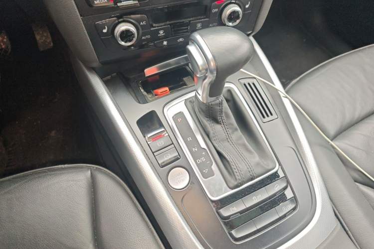 Used Audi Q5 2016 40 TFSI Technology Edition Gear Lever