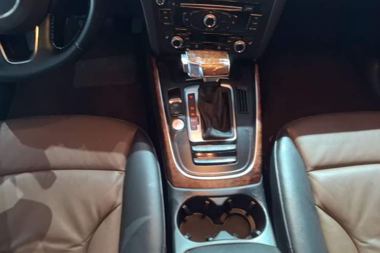Used Audi Q5 2016 40 TFSI Technology Edition Gear Lever