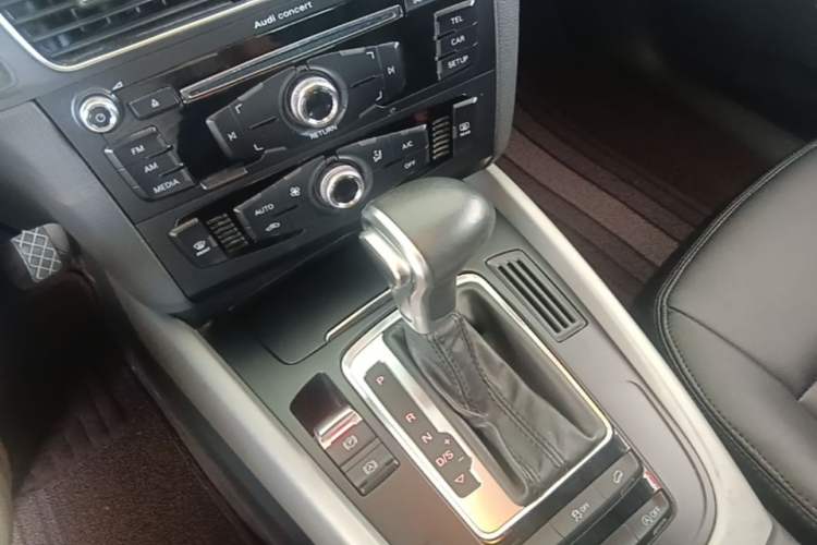 Used Audi Q5 2016 40 TFSI Trendy Edition Gear Lever