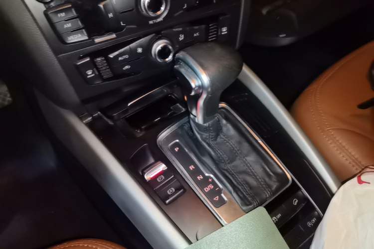 Used Audi Q5 2016 40 TFSI Trendy Edition Gear Lever
