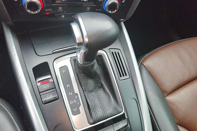 Used Audi Q5 2016 40 TFSI Technology Edition Gear Lever