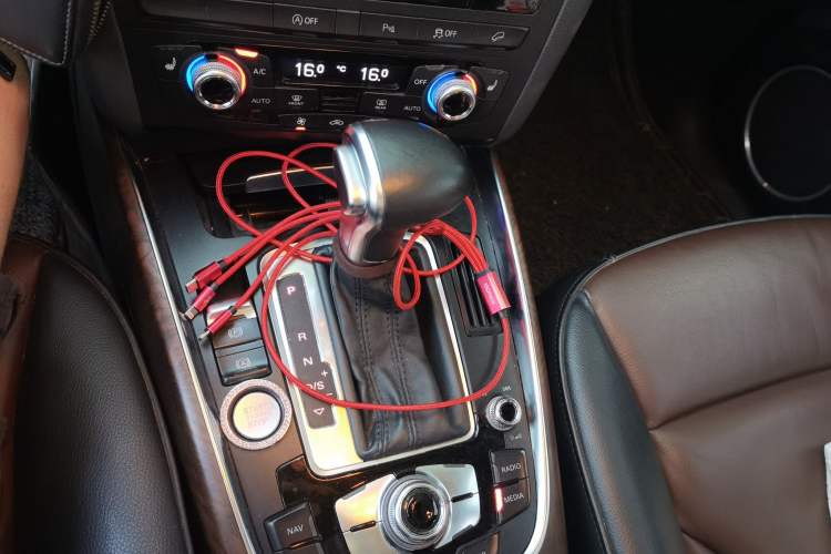 Used Audi Q5 2016 40 TFSI Comfort Model Gear Lever