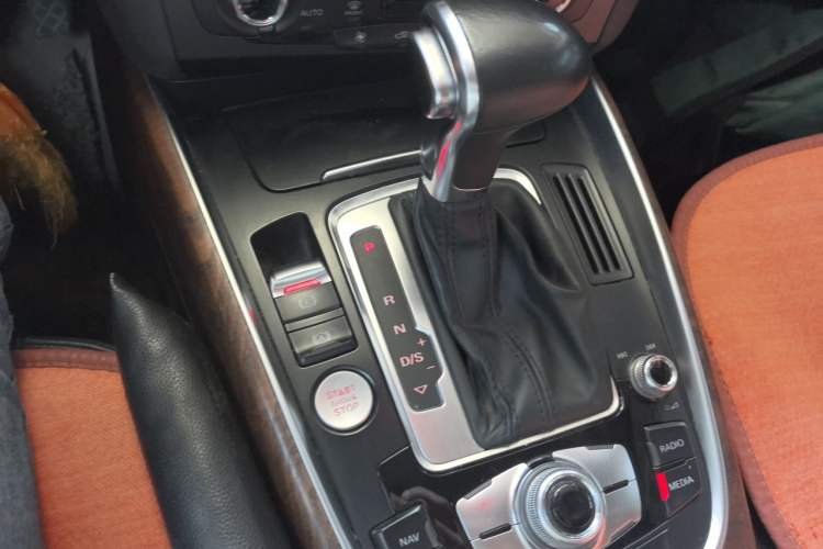 Used Audi Q5 2016 40 TFSI Comfort Model Gear Lever