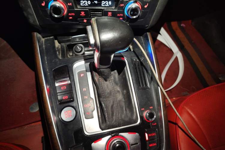 Used Audi Q5 2016 40 TFSI Comfort Model Gear Lever