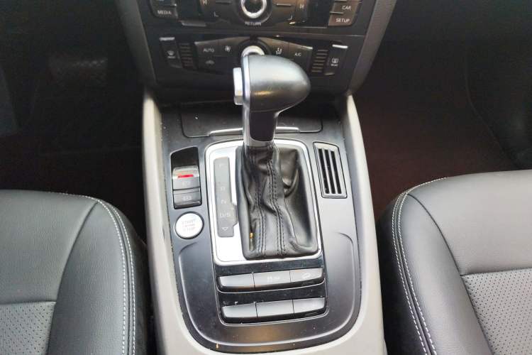 Used Audi Q5 2016 40 TFSI Trendy Edition Gear Lever