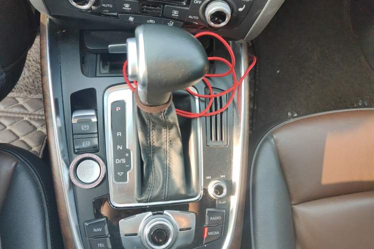 Used Audi Q5 2016 40 TFSI Comfort Model Gear Lever