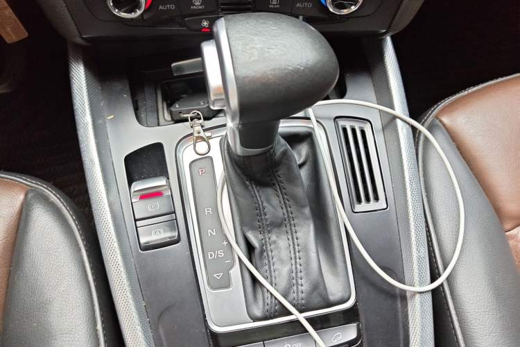 Used Audi Q5 2016 40 TFSI Technology Edition Gear Lever