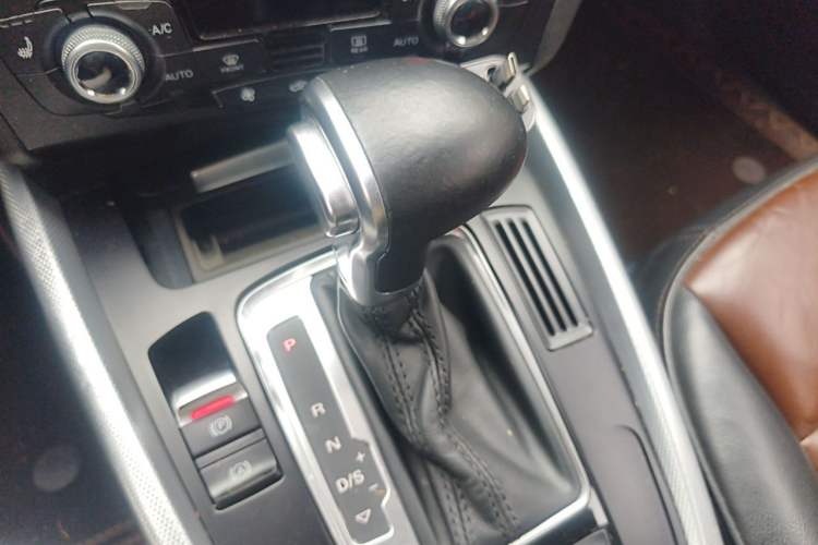 Used Audi Q5 2016 40 TFSI Technology Edition Gear Lever