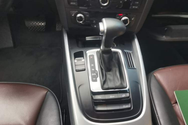 Used Audi Q5 2016 40 TFSI Technology Edition Gear Lever