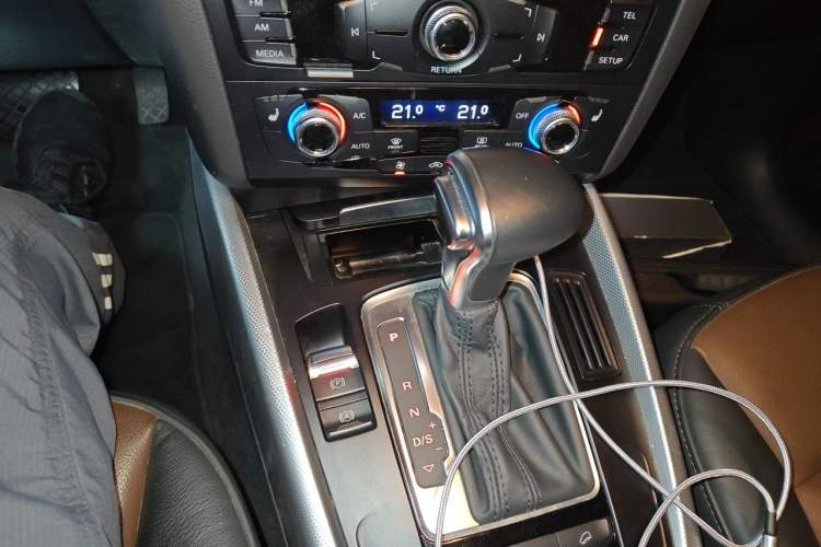 Used Audi Q5 2016 40 TFSI Technology Edition Gear Lever