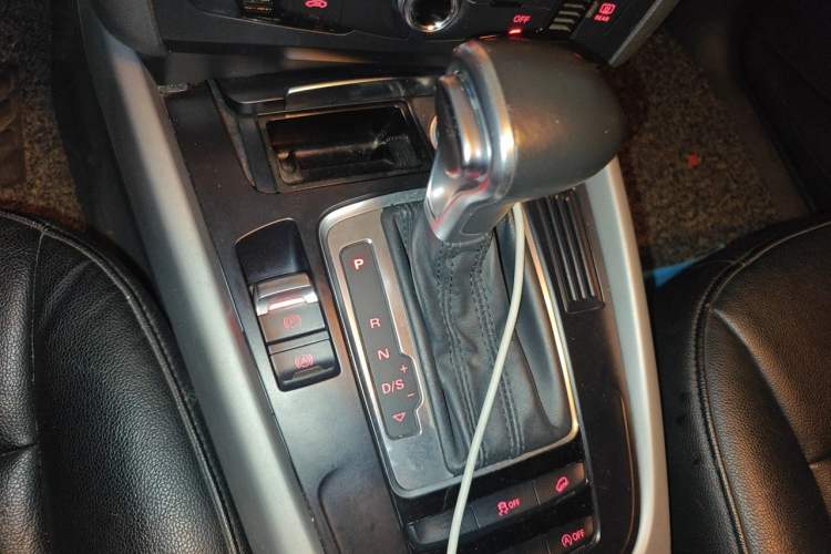 Used Audi Q5 2016 40 TFSI Trendy Edition Gear Lever