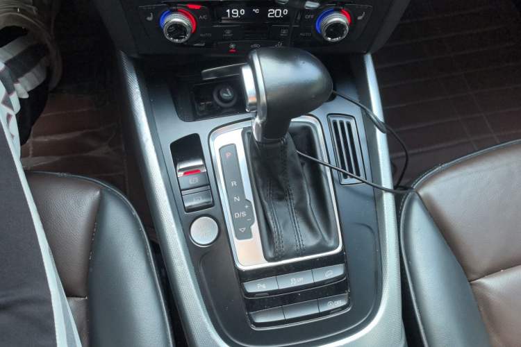 Used Audi Q5 2016 40 TFSI Technology Edition Gear Lever