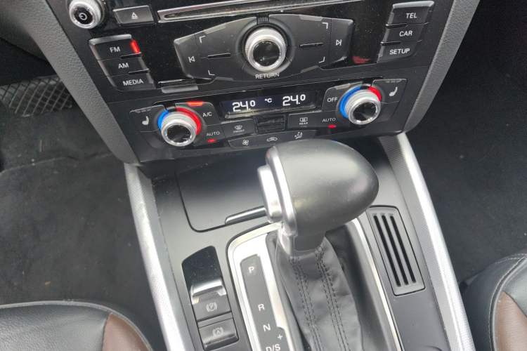 Used Audi Q5 2016 40 TFSI Technology Edition Gear Lever