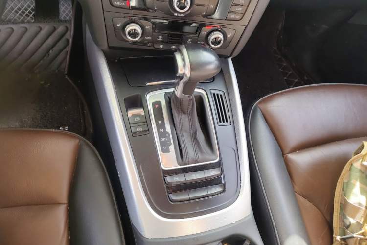 Used Audi Q5 2016 40 TFSI Technology Edition Gear Lever