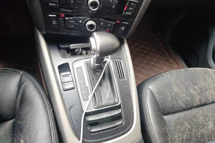 Used Audi Q5 2016 40 TFSI Trendy Edition Gear Lever