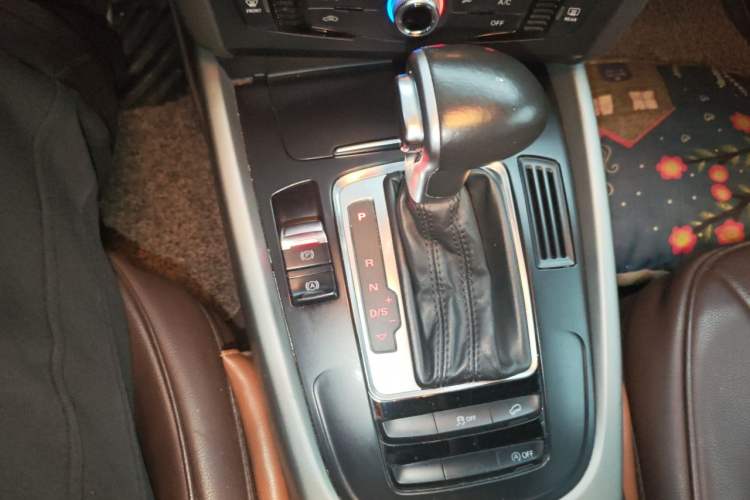 Used Audi Q5 2016 40 TFSI Trendy Edition Gear Lever