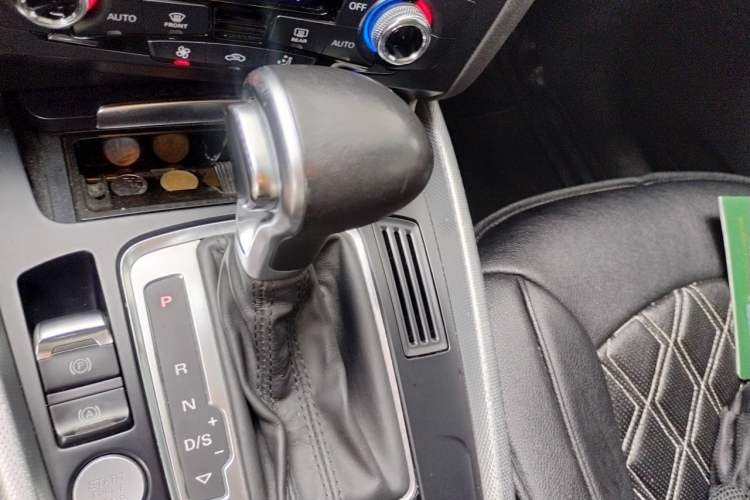 Used Audi Q5 2016 40 TFSI Technology Edition Gear Lever