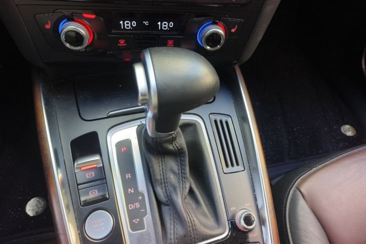 Used Audi Q5 2016 40 TFSI Comfort Model Gear Lever