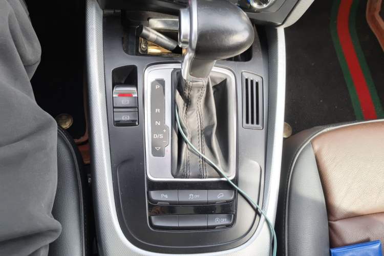 Used Audi Q5 2016 40 TFSI Technology Edition Gear Lever