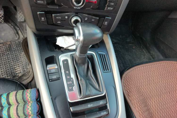 Used Audi Q5 2016 40 TFSI Trendy Edition Gear Lever