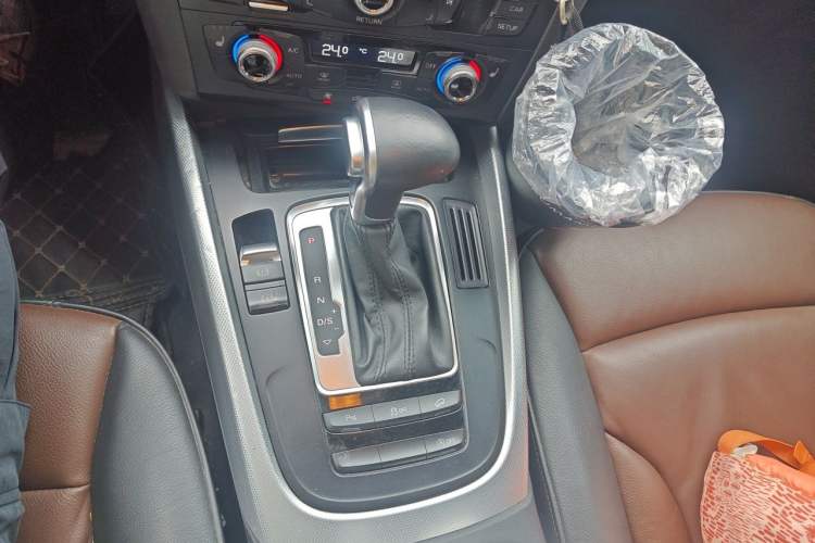 Used Audi Q5 2016 40 TFSI Technology Edition Gear Lever
