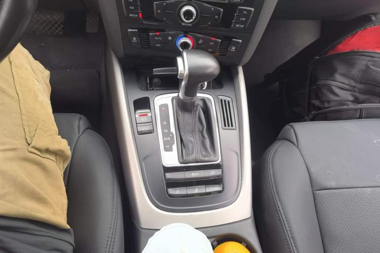 Used Audi Q5 2016 40 TFSI Trendy Edition Gear Lever