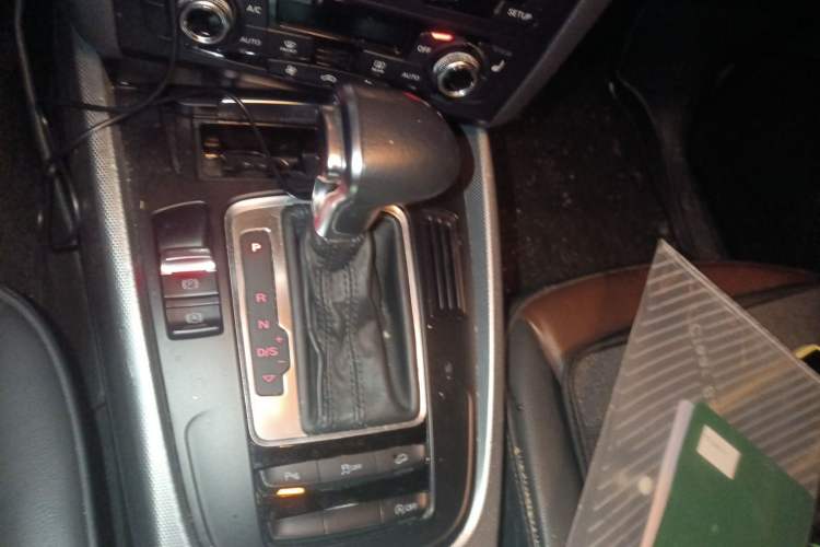 Used Audi Q5 2016 40 TFSI Technology Edition Gear Lever