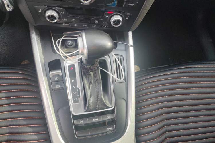 Used Audi Q5 2016 40 TFSI Technology Edition Gear Lever