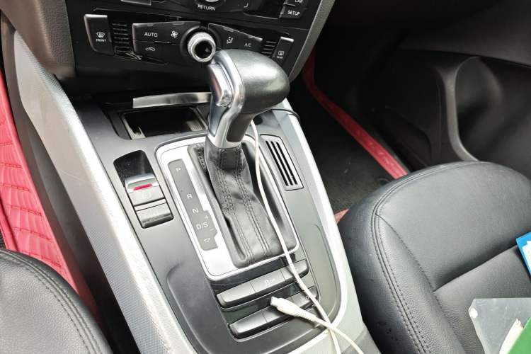 Used Audi Q5 2016 40 TFSI Trendy Edition Gear Lever