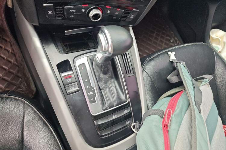 Used Audi Q5 2016 40 TFSI Trendy Edition Gear Lever