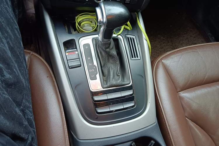 Used Audi Q5 2016 40 TFSI Technology Edition Gear Lever