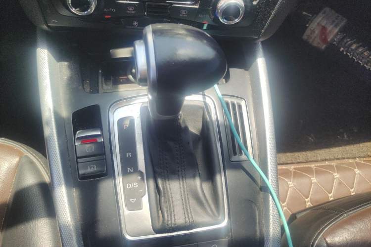 Used Audi Q5 2016 40 TFSI Technology Edition Gear Lever