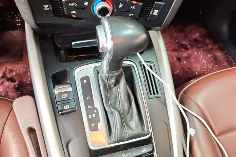 Used Audi Q5 2016 40 TFSI Trendy Edition Gear Lever