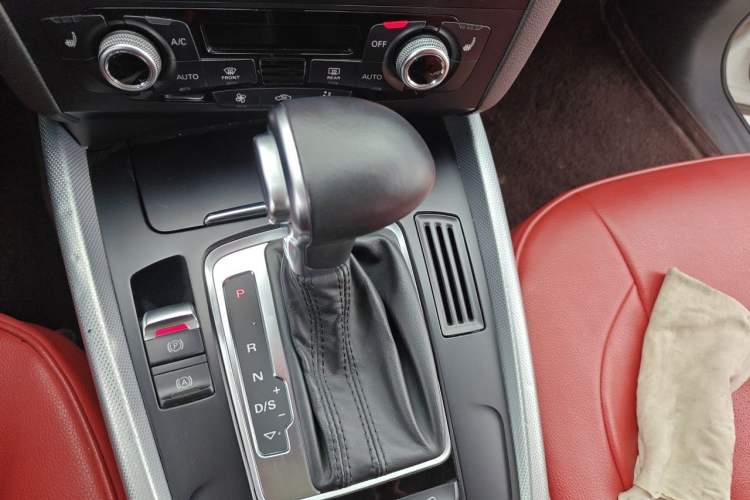 Used Audi Q5 2016 40 TFSI Technology Edition Gear Lever
