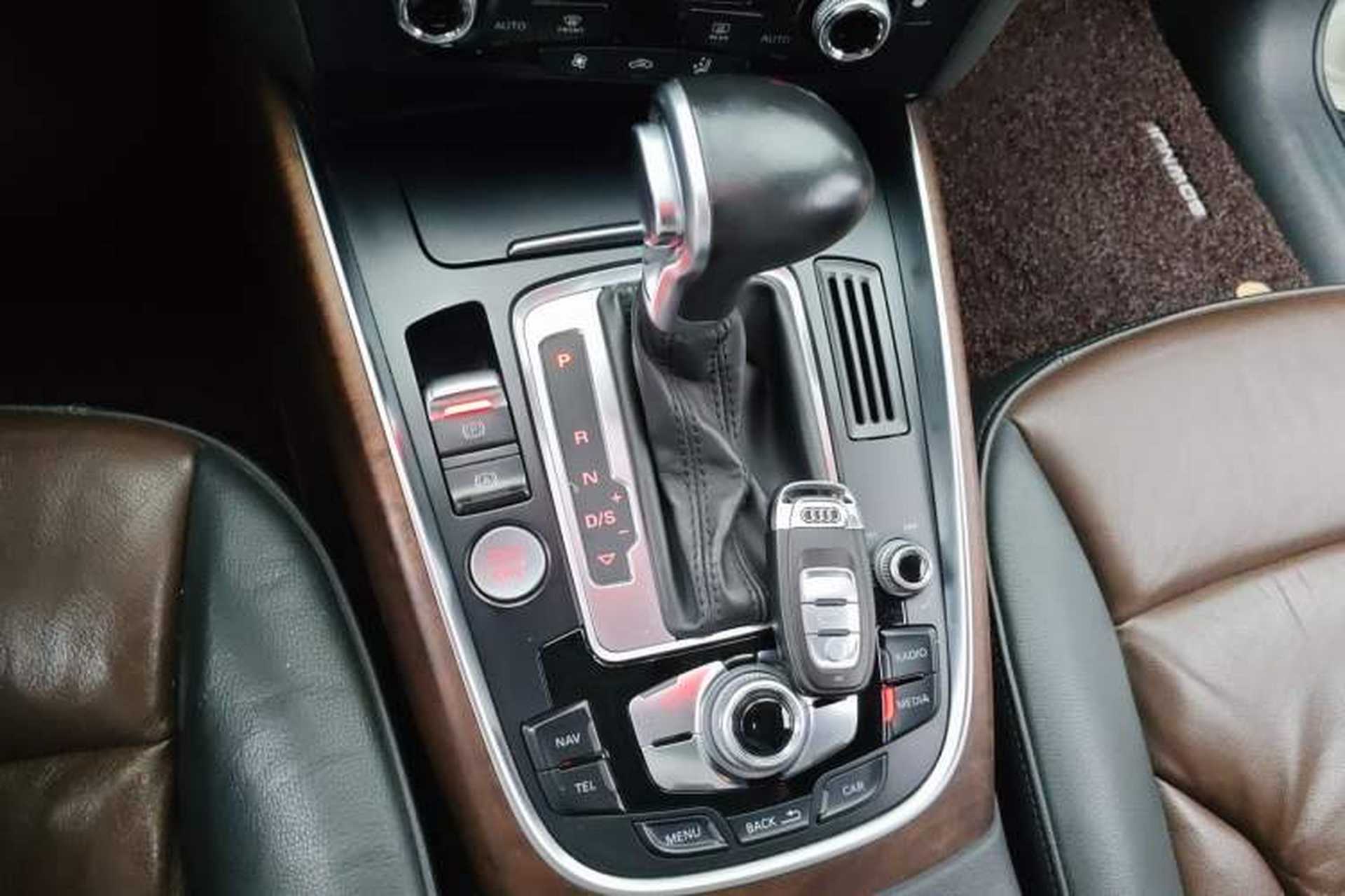 Used Audi Q5 2016 40 TFSI Comfort Model Gear Lever