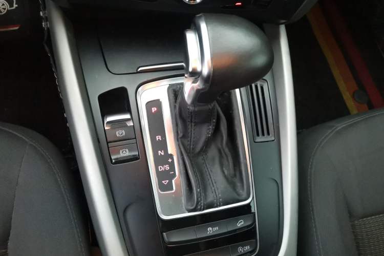 Used Audi Q5 2016 40 TFSI Technology Edition Gear Lever