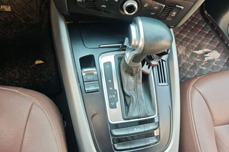 Used Audi Q5 2016 40 TFSI Trendy Edition Gear Lever